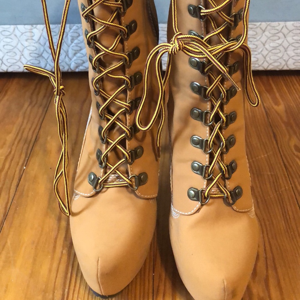 Tan zip and lace up boots! Size 8 1/2.